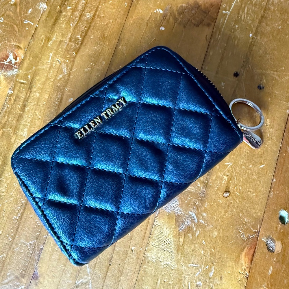 Small quilted wallet